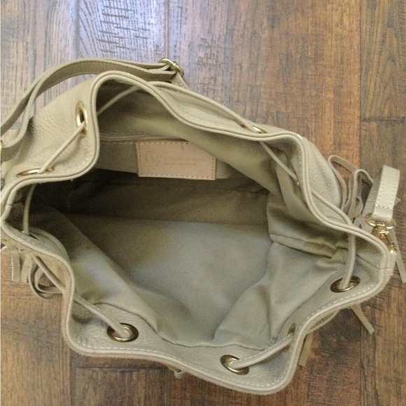 NWT Divas leather bag fringed bucket - Picture 5 of 5